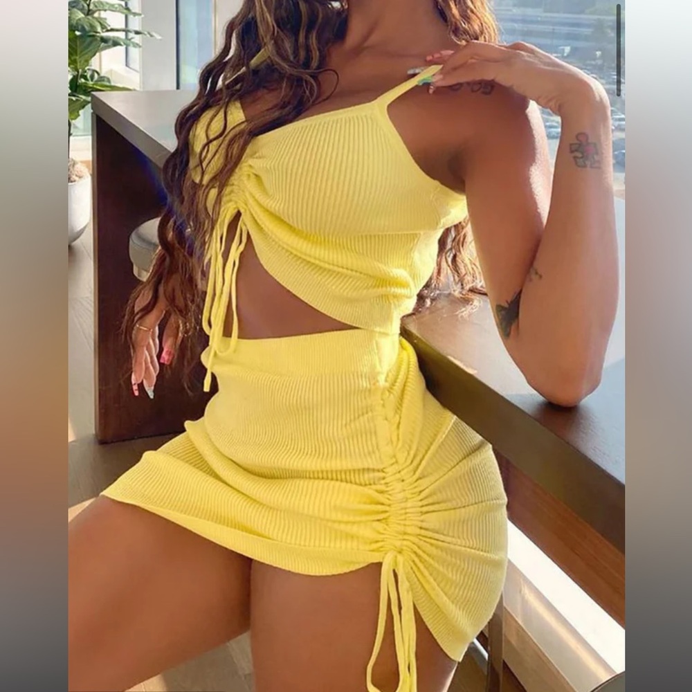 Cute yellow skirt set
